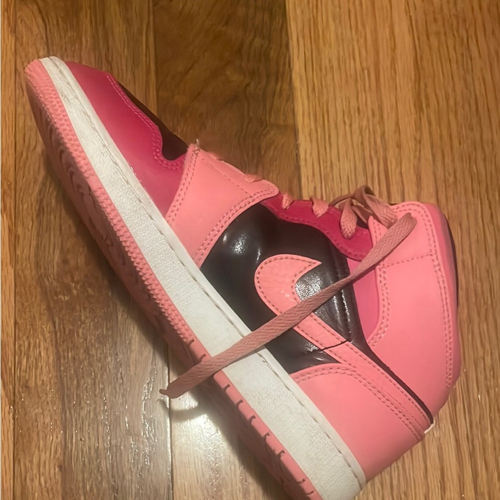Nike Pink and Black Sneakers High-Top Leather